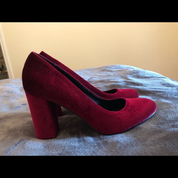 Madden Girl Velvet Heels 7.5 - Picture 3 of 4